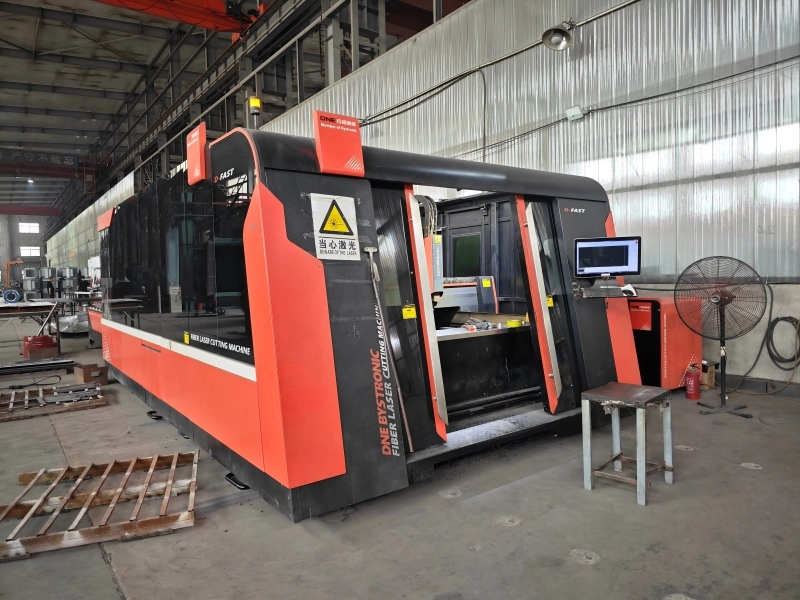 Metal fabrication workshop with welded assemblies