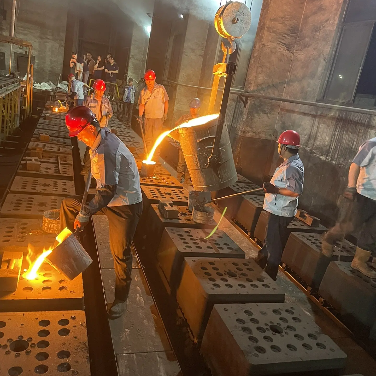 Ductile Iron GJS-500-7 Casting Pouring Process at Leesh Holdings