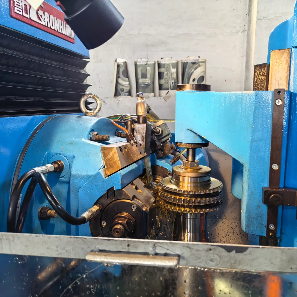 Gear Hobbing Machine